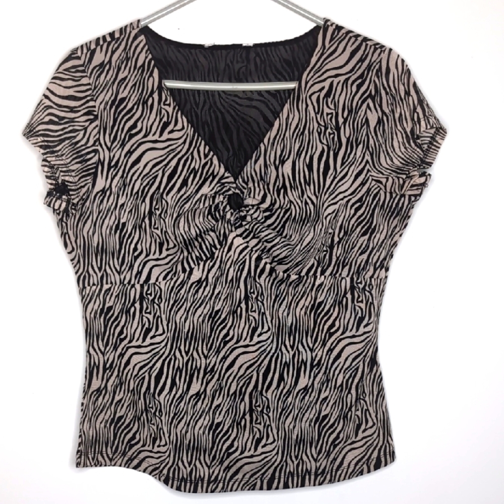 Women's Extra Large Stretch Cream Black Zebra Short Sleeve V Neck Key Hole Top